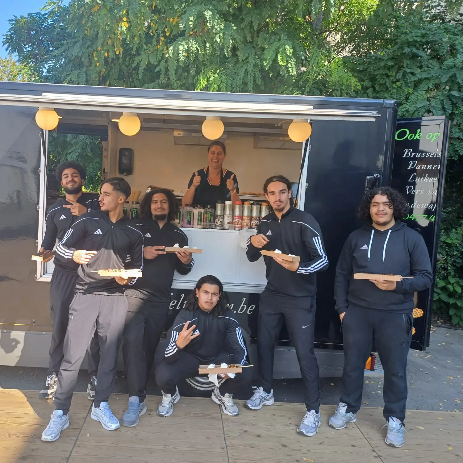 Brusselse wafels op bedrijfsfeest foodtruck jeugdbeweging